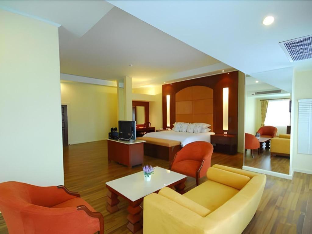 Hip Hotel Bangkok Exteriör bild