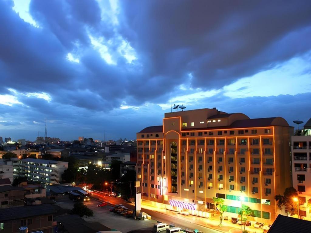 Hip Hotel Bangkok Exteriör bild